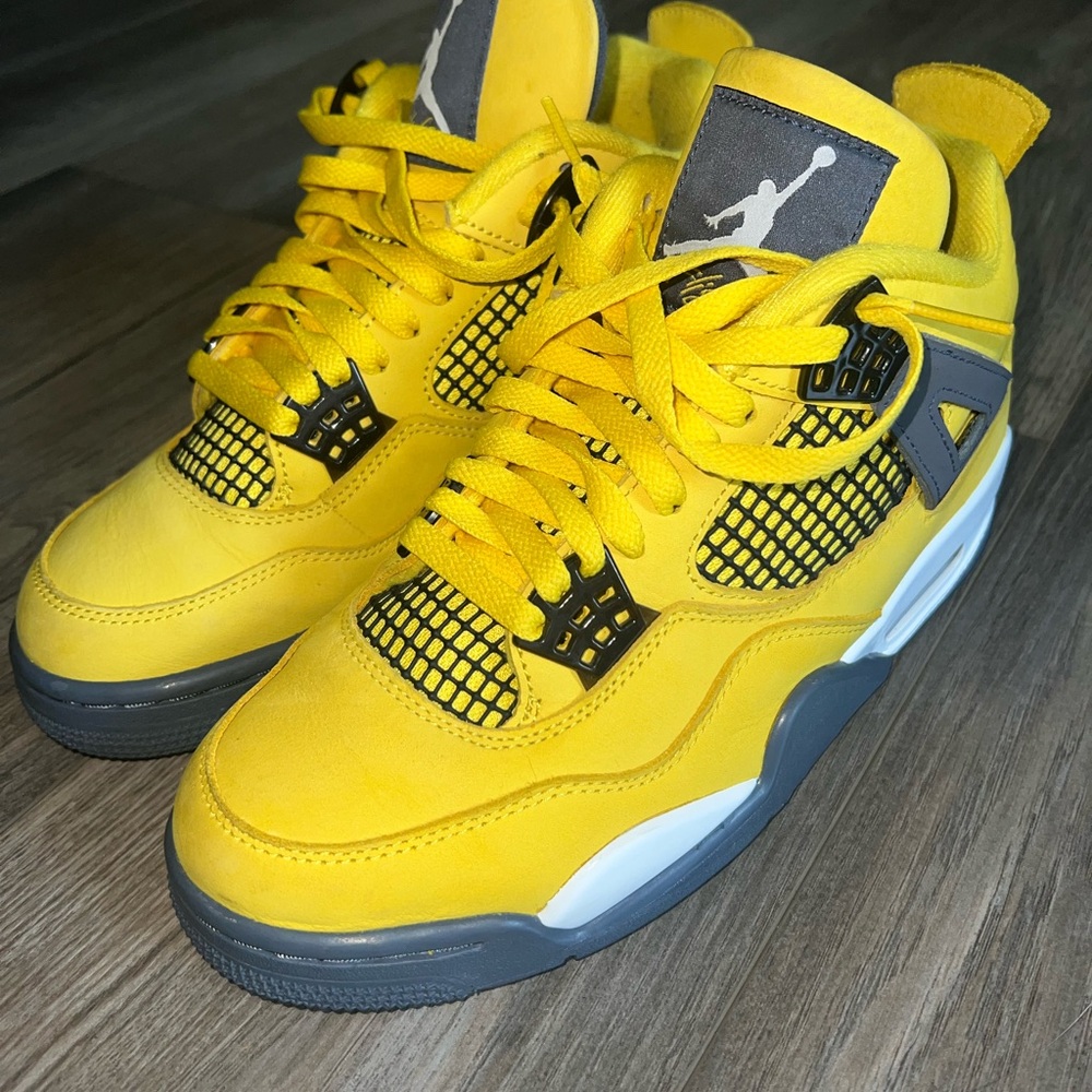Jordan 4 - Picture 2 of 11